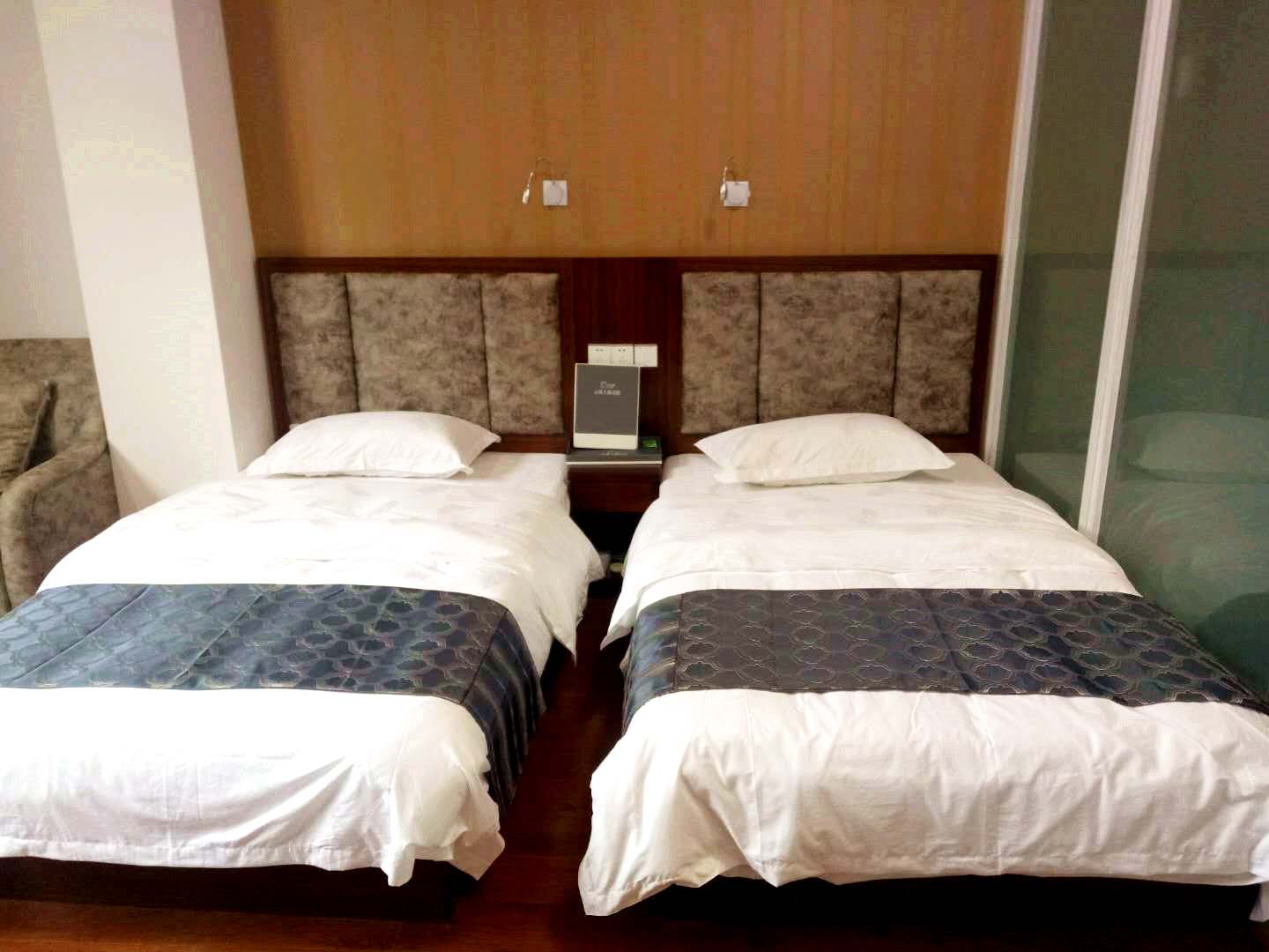 元谋土林宾馆
