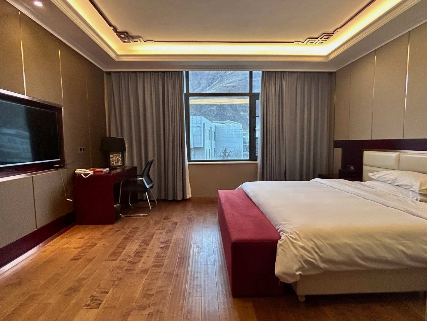 山南扎西样佳酒店