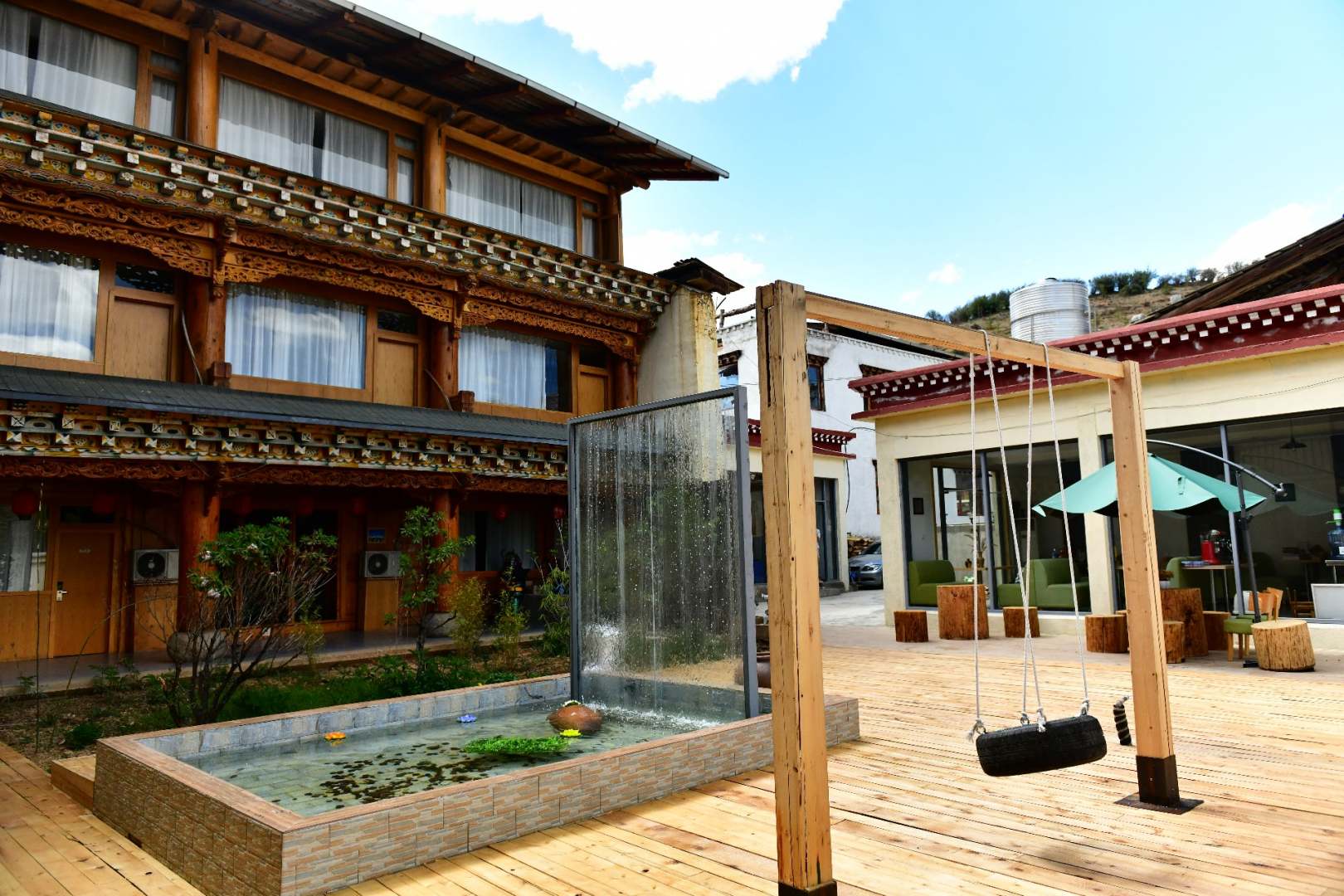 香格里拉悠悠艺术酒店(扎拉菊分店)