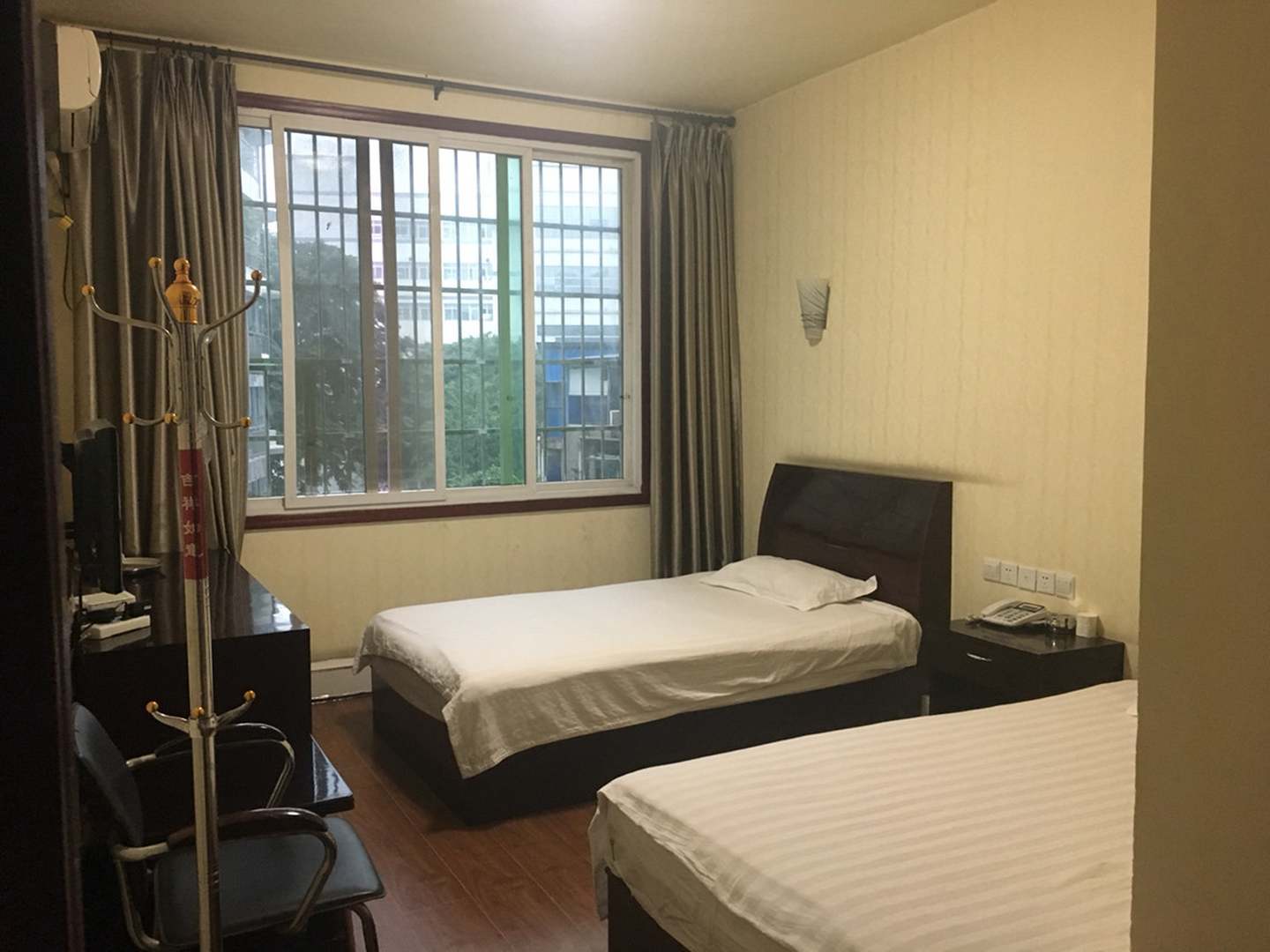 雅安雅成商务酒店