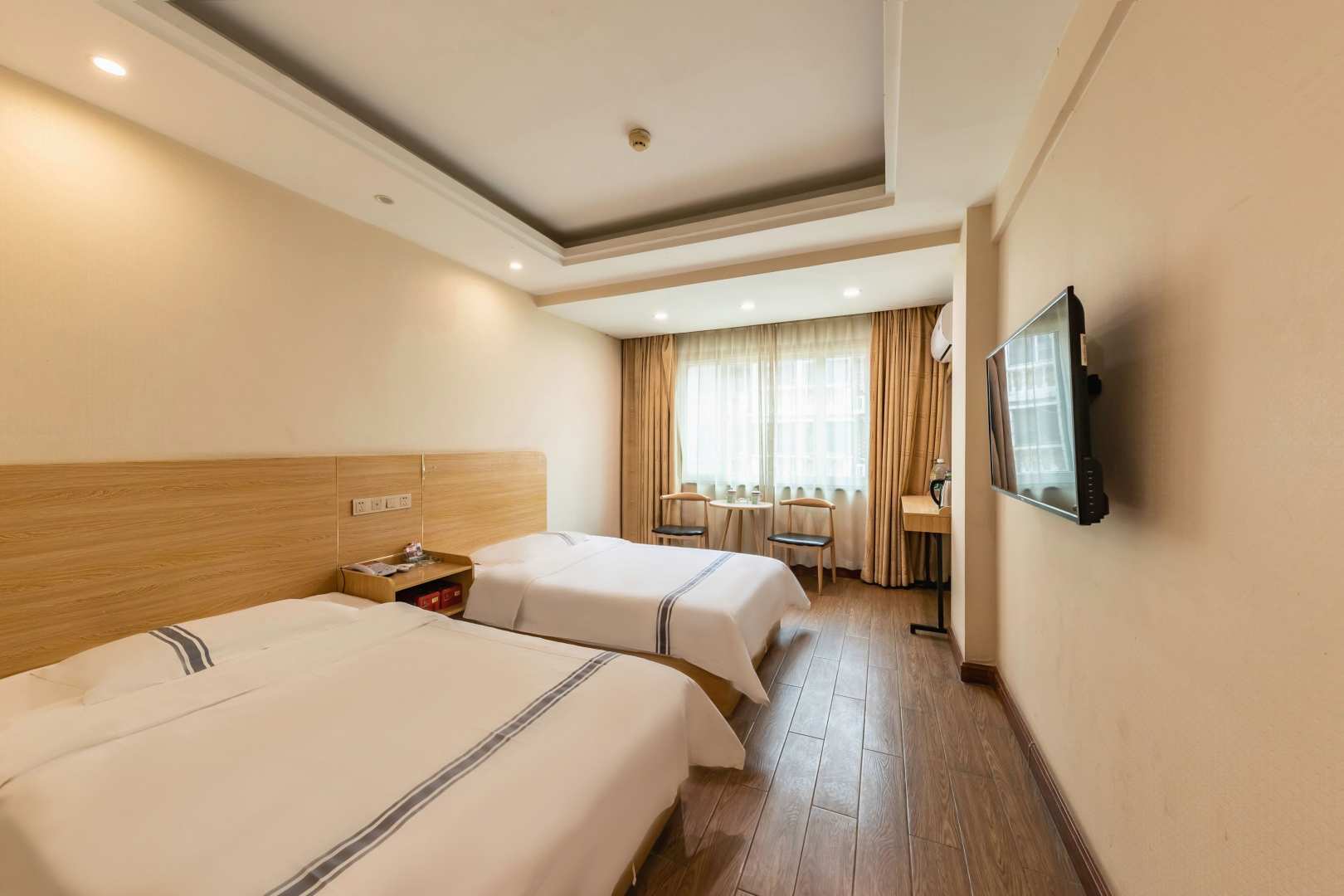 贵府楼宾馆(平顶山丹尼斯凯撒广场店)