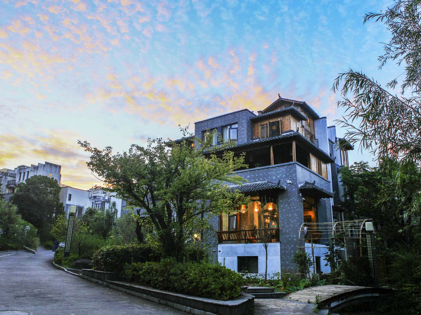 婺源御見(jiàn)清馨蘭居民宿(婺源高鐵站店)