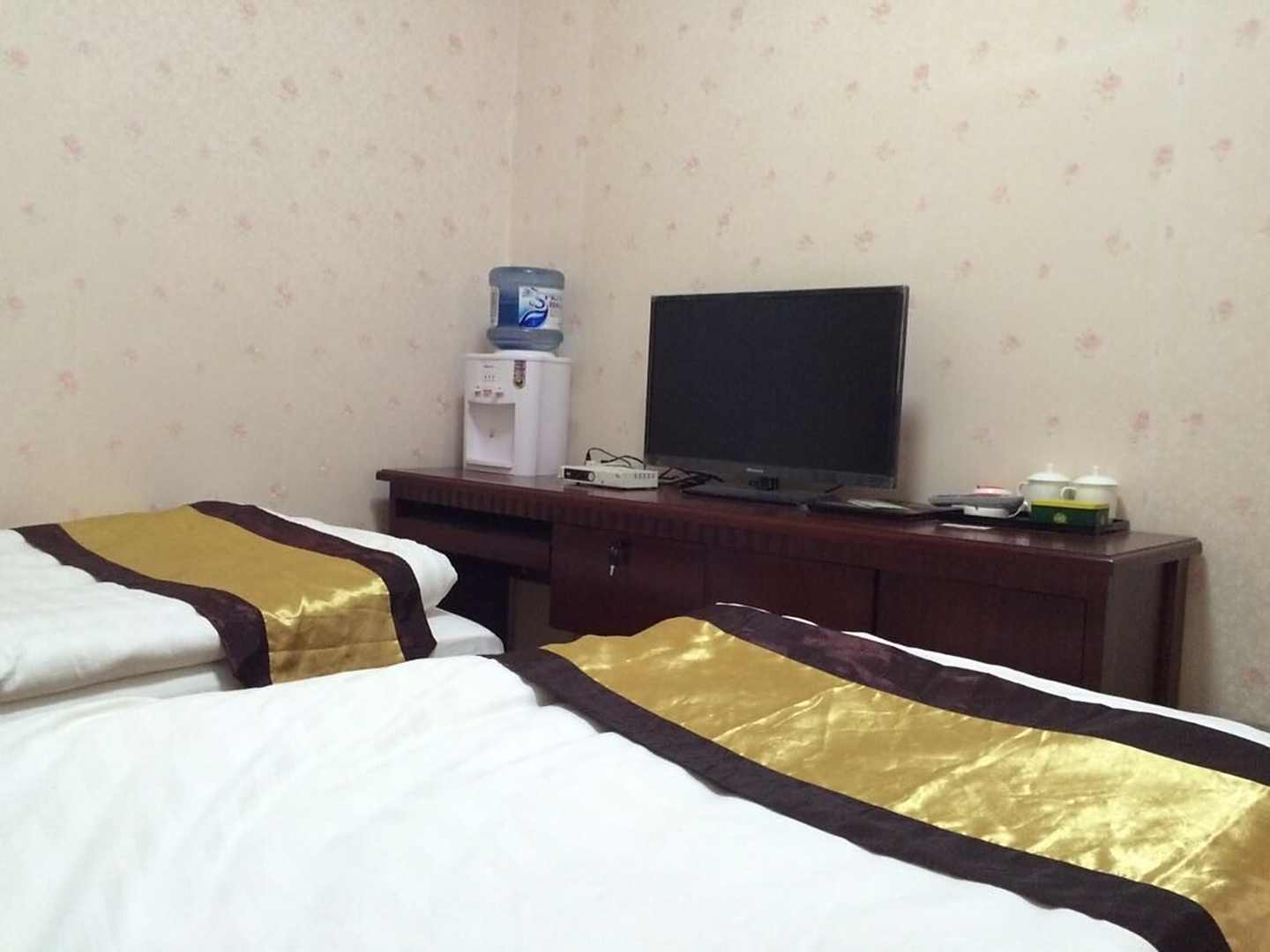 马龙诚信宾馆(滨河南路店)