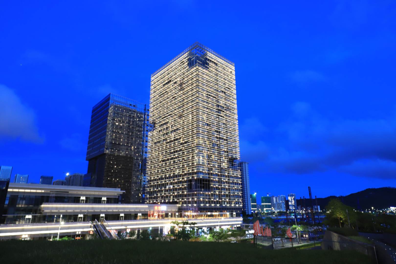 摩登四季荟保利国际公寓(珠海横琴口岸海洋王国店)