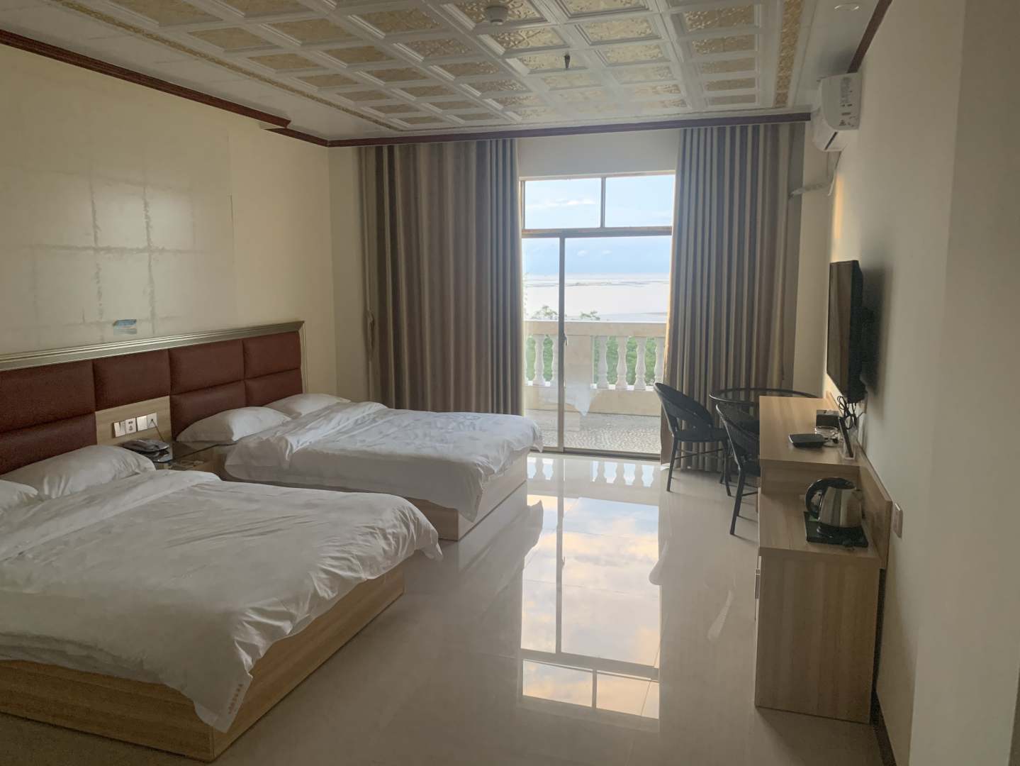 东兴成林海湾酒店