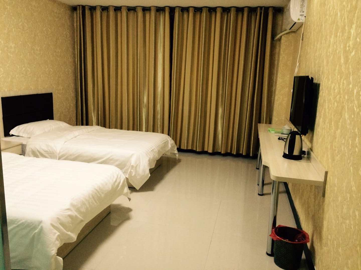 尚捷快捷宾馆(华龙大街店)