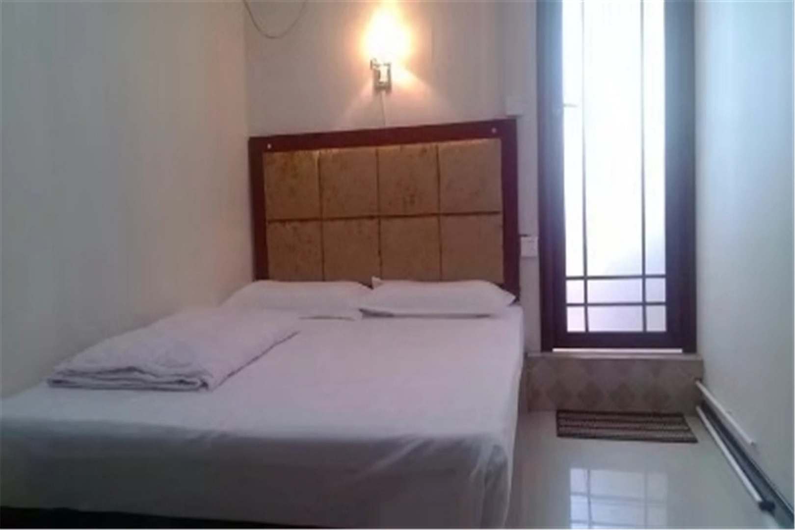 瑞鑫宾馆(中登大厦店)