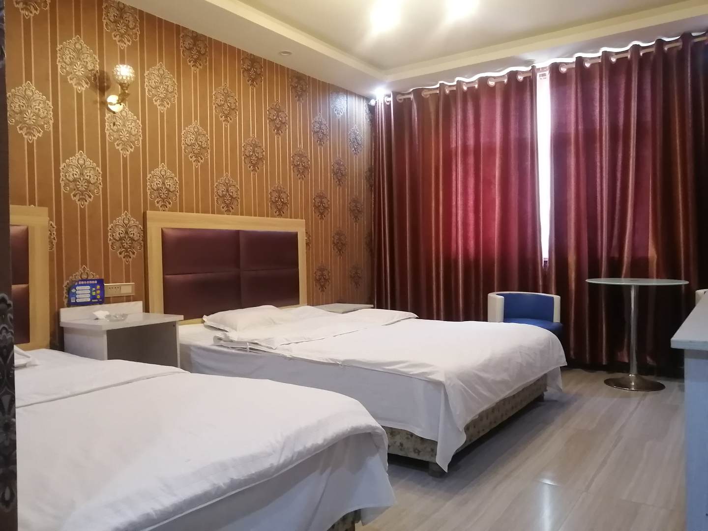 超越旅馆