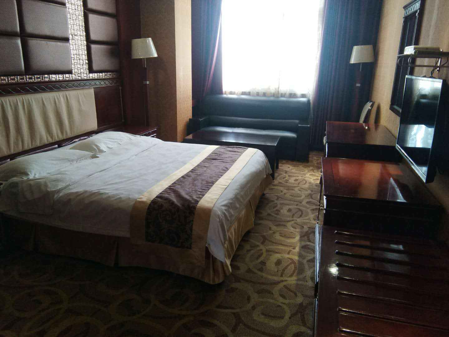 白港大酒店