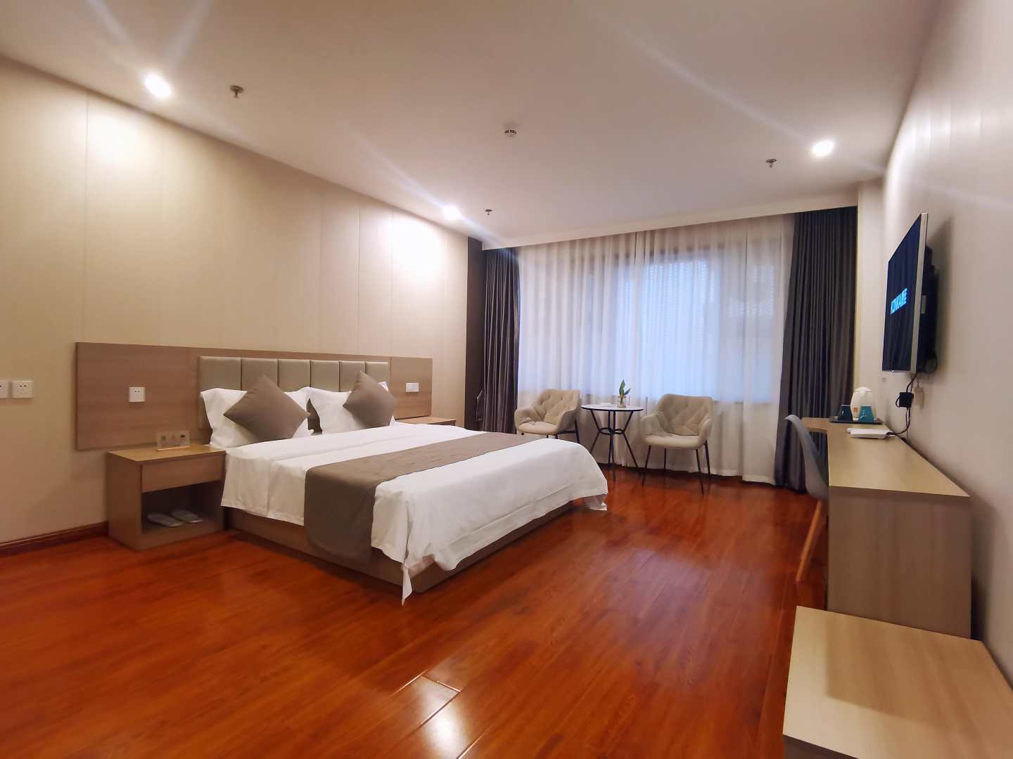 乐季酒店(天津侯台城建大学中北工业园店)
