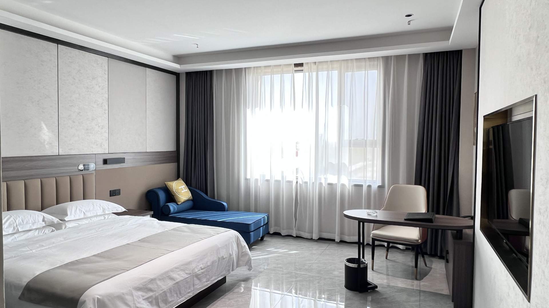 阿拉爾曼豪雅店(塔里木大學(xué)店)