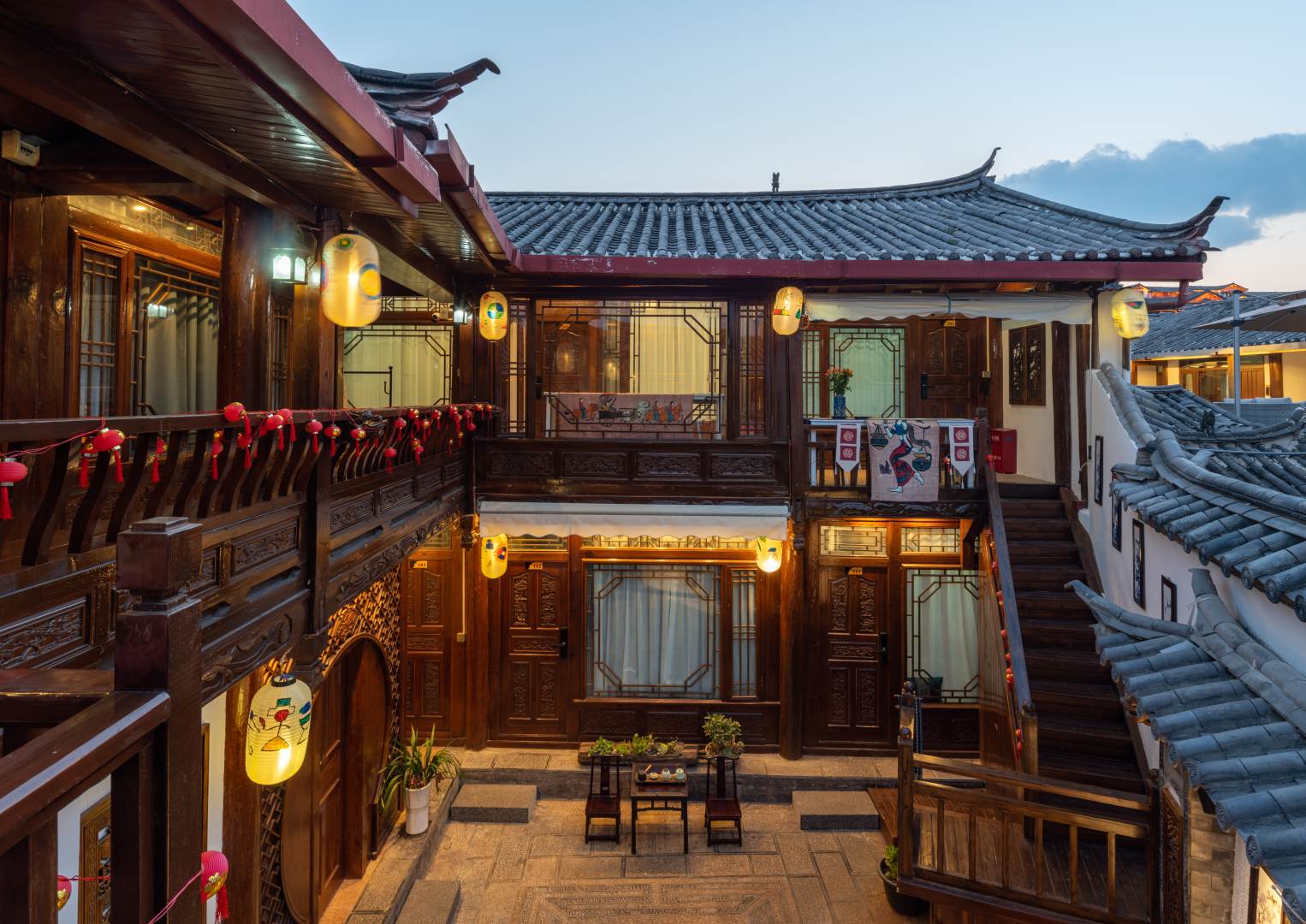 丽江欢笑投缘客栈(四方街店)
