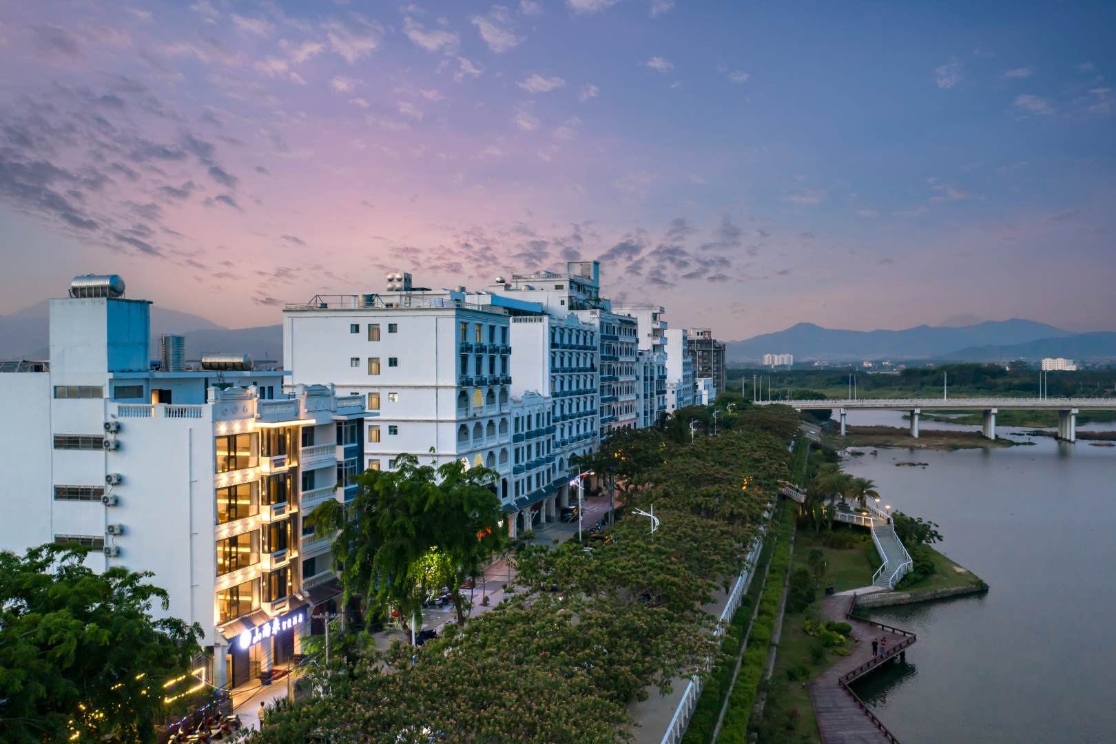 崖州古城山雨来智能HOTEL