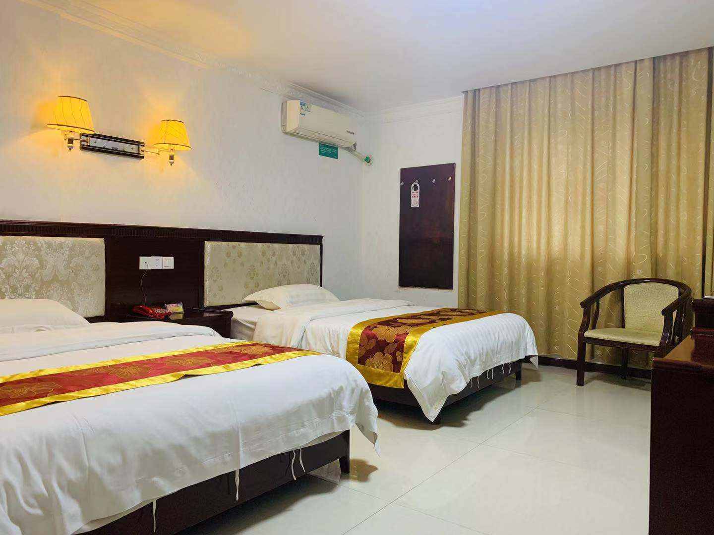 南宁万宇商务宾馆(广西大学地铁站店)