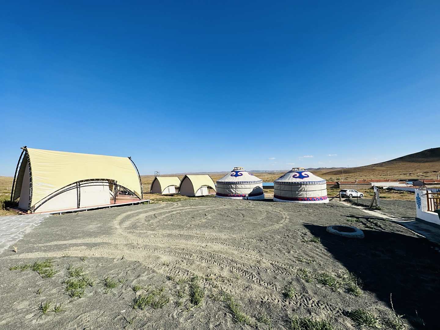 火山敖包民宿
