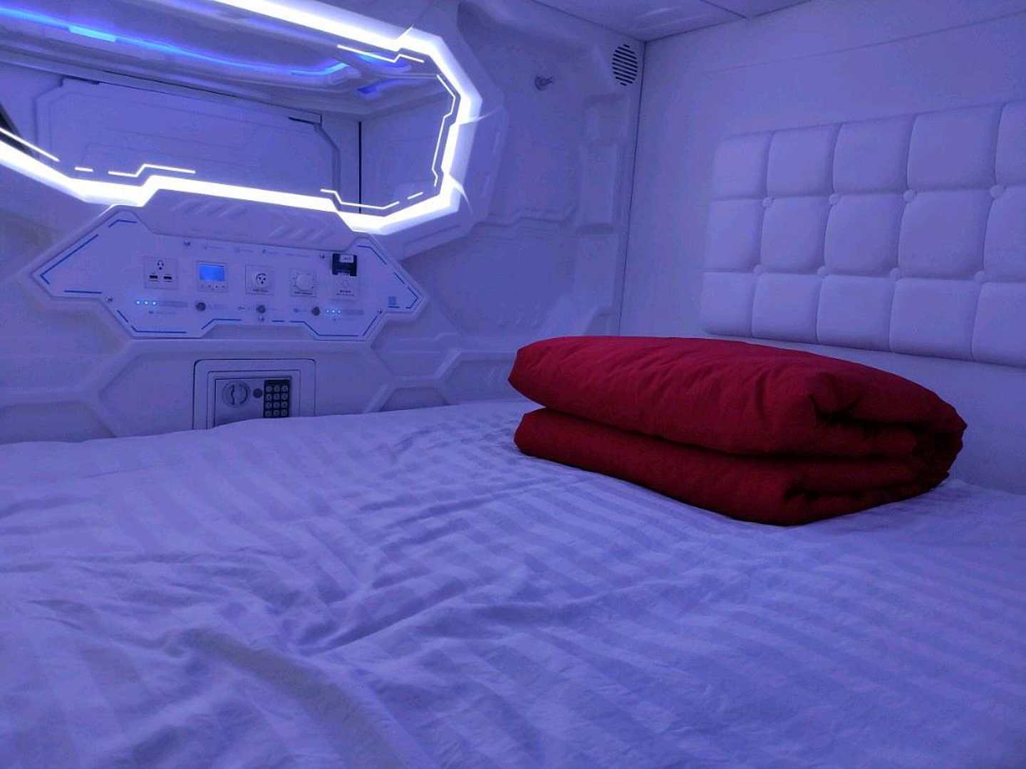 青年太空舱酒店