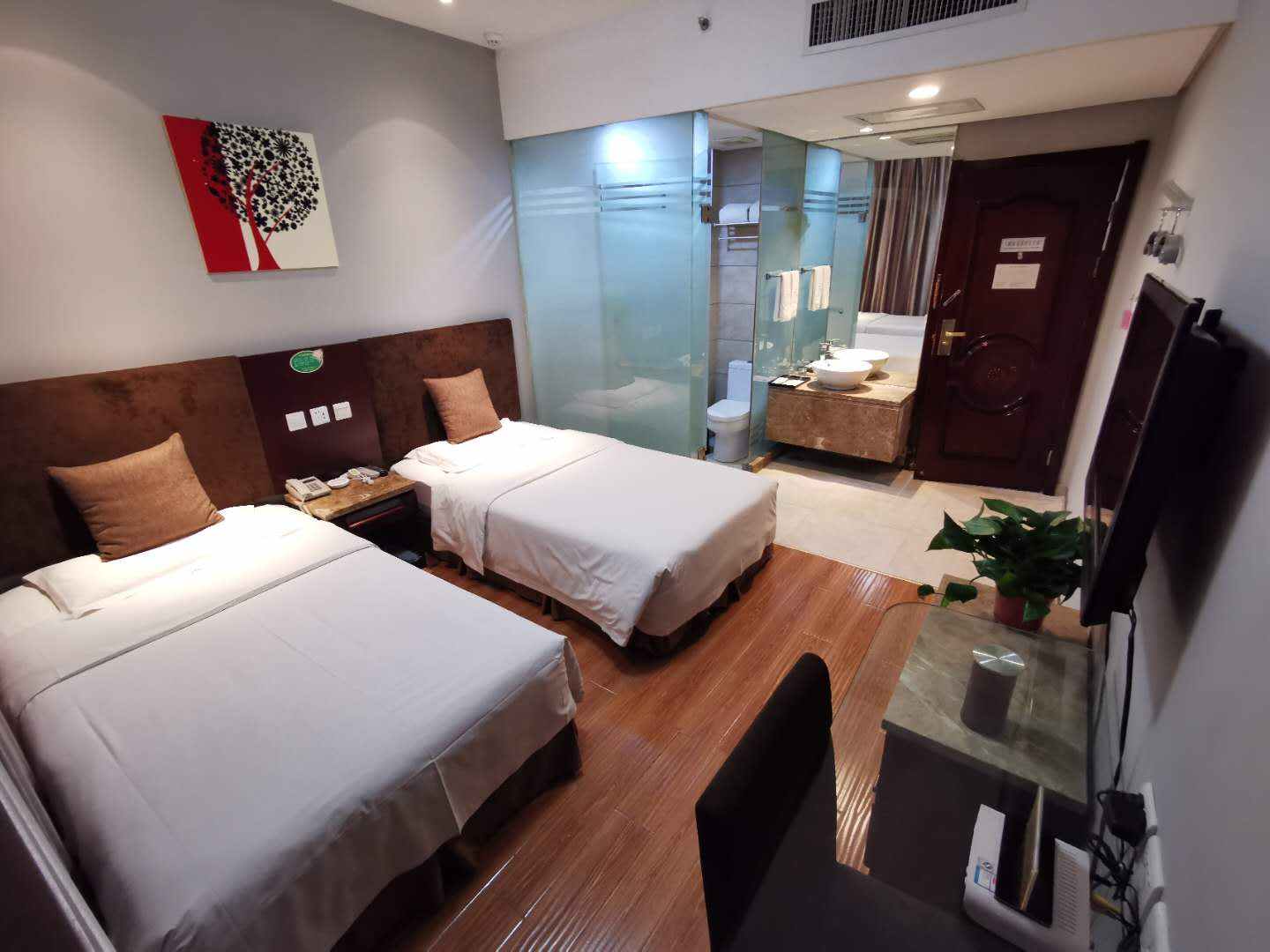 和宾馆(大荔汽车站店)