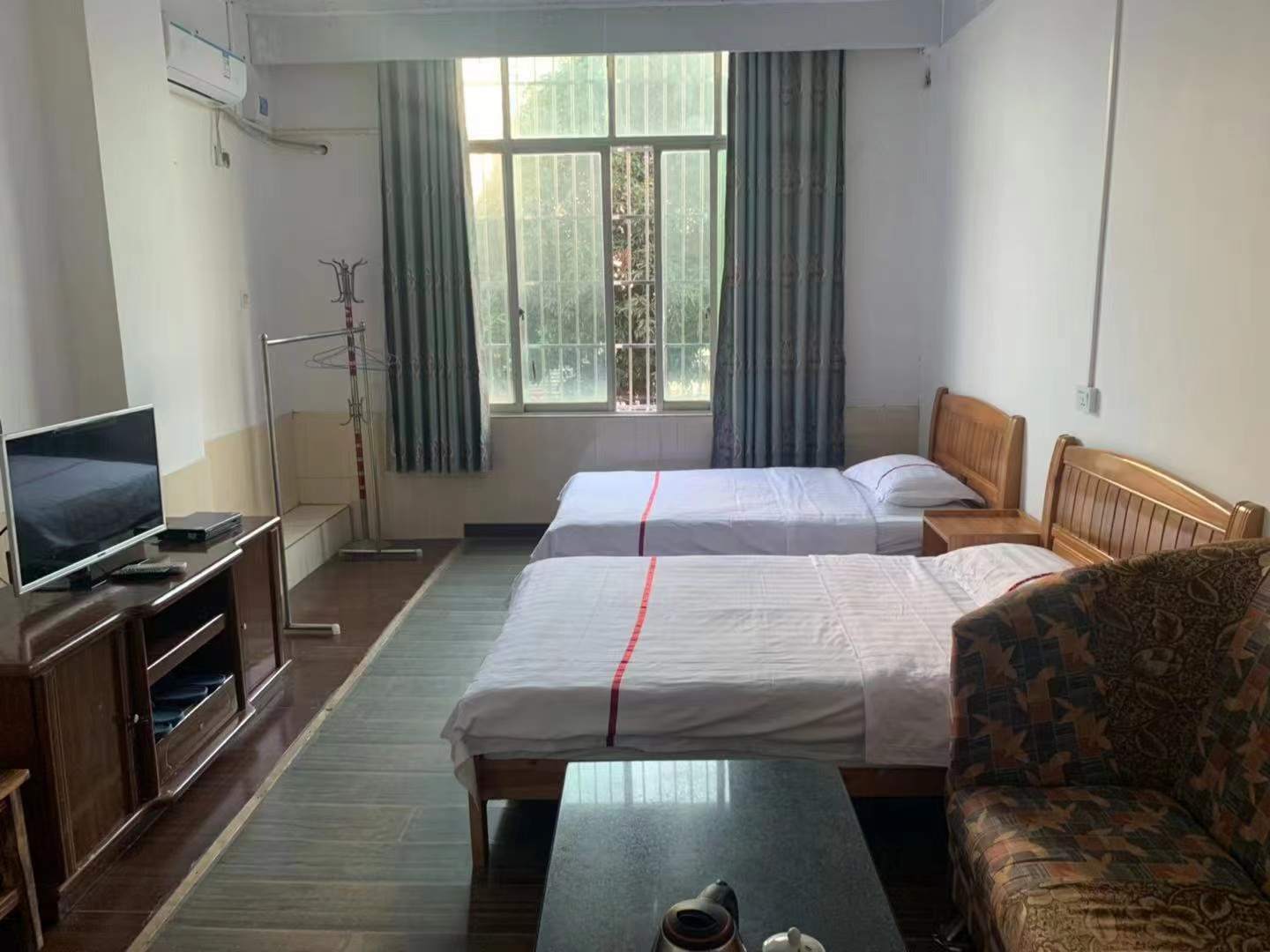 万胜宾馆(钦州万国商业广场鸿发市场店)