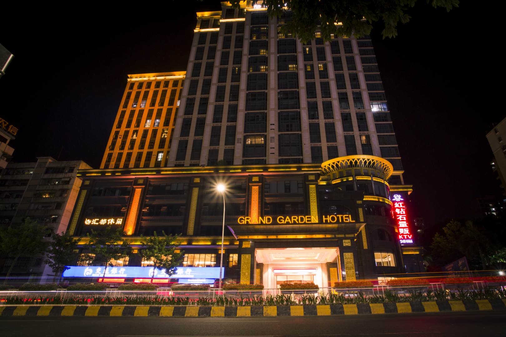 市武江汇展酒店