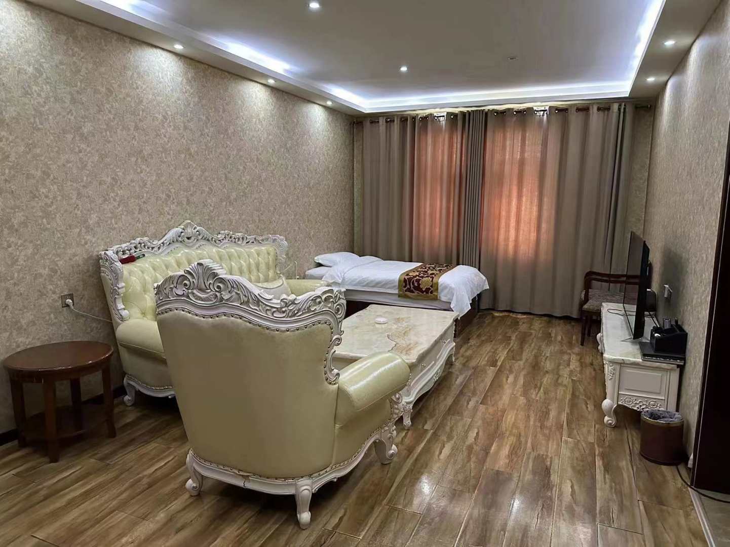 茫崖玉都酒店