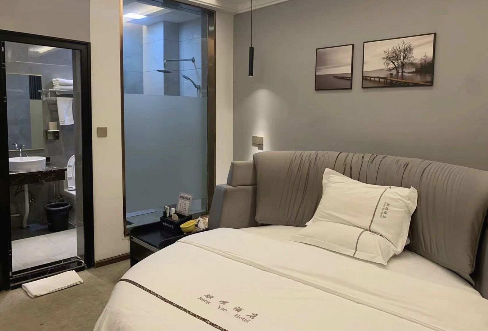 融耀酒店