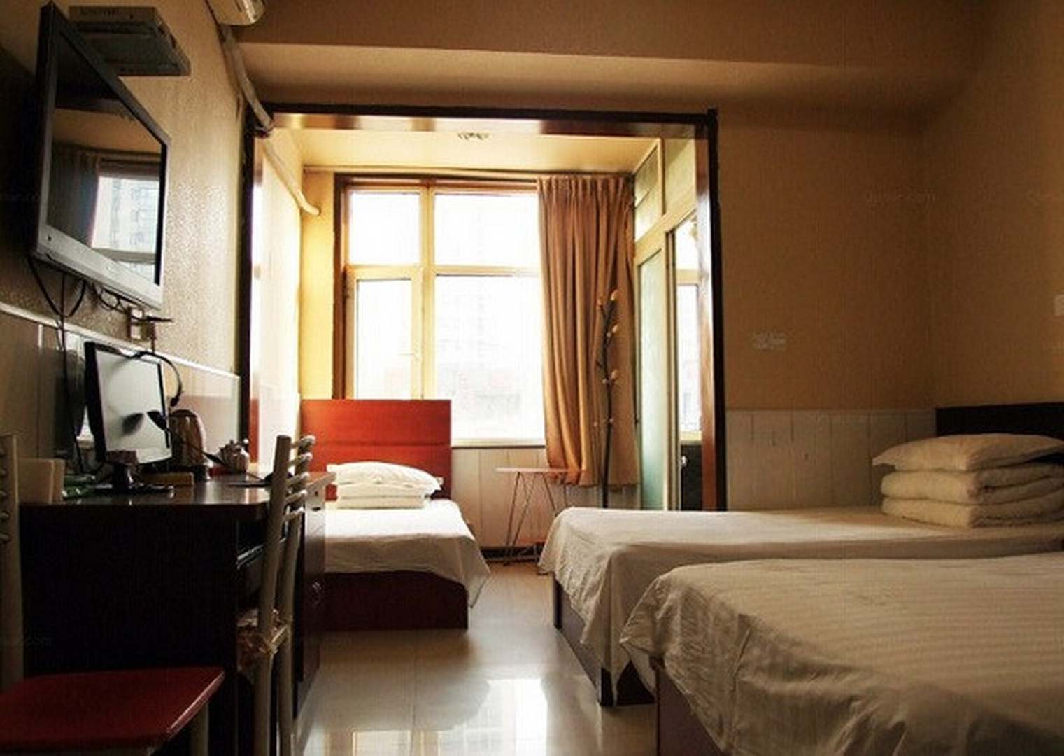 金锐宾馆(新世纪步行街第八大街店)