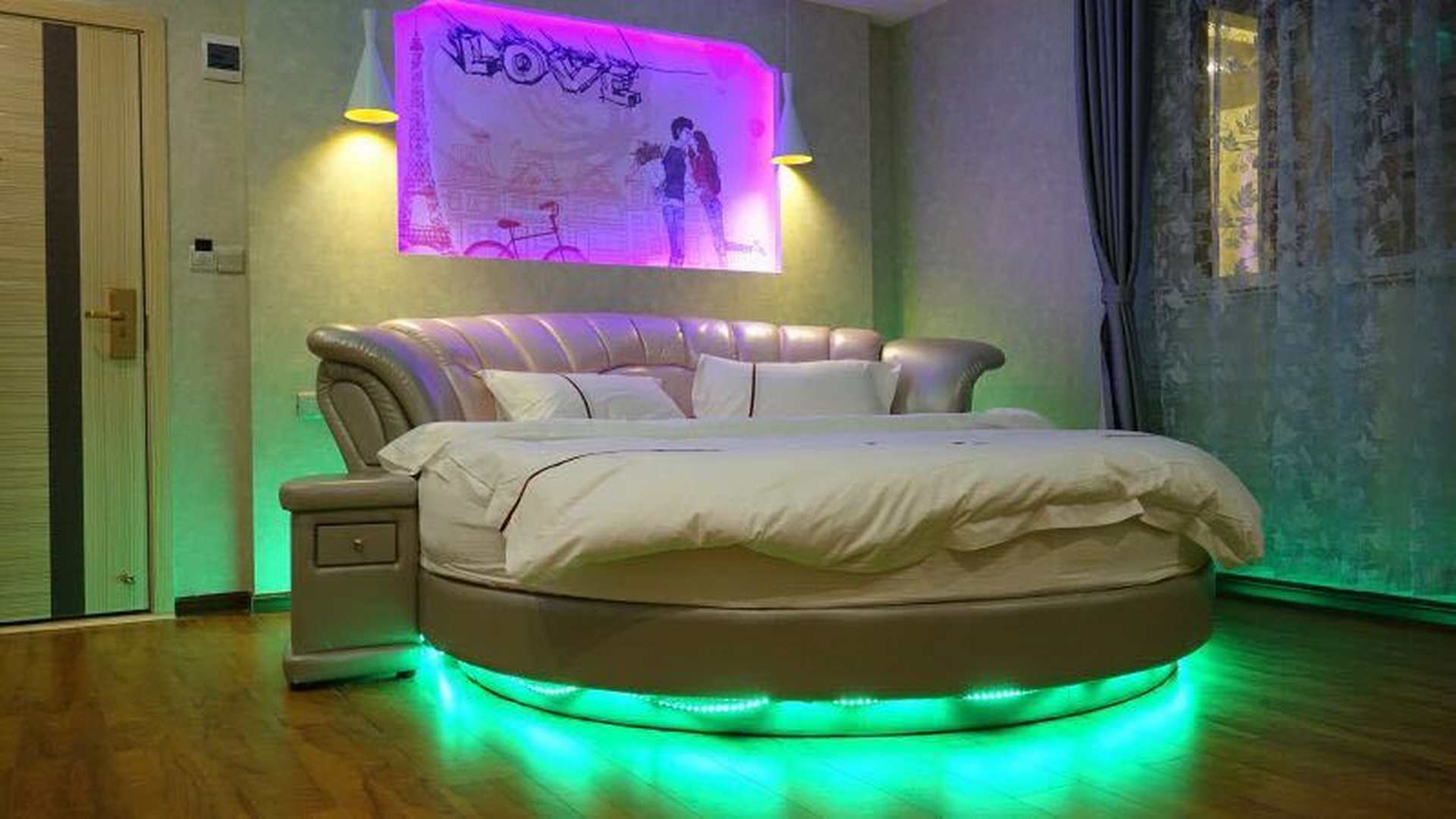 蓝玫主题酒店