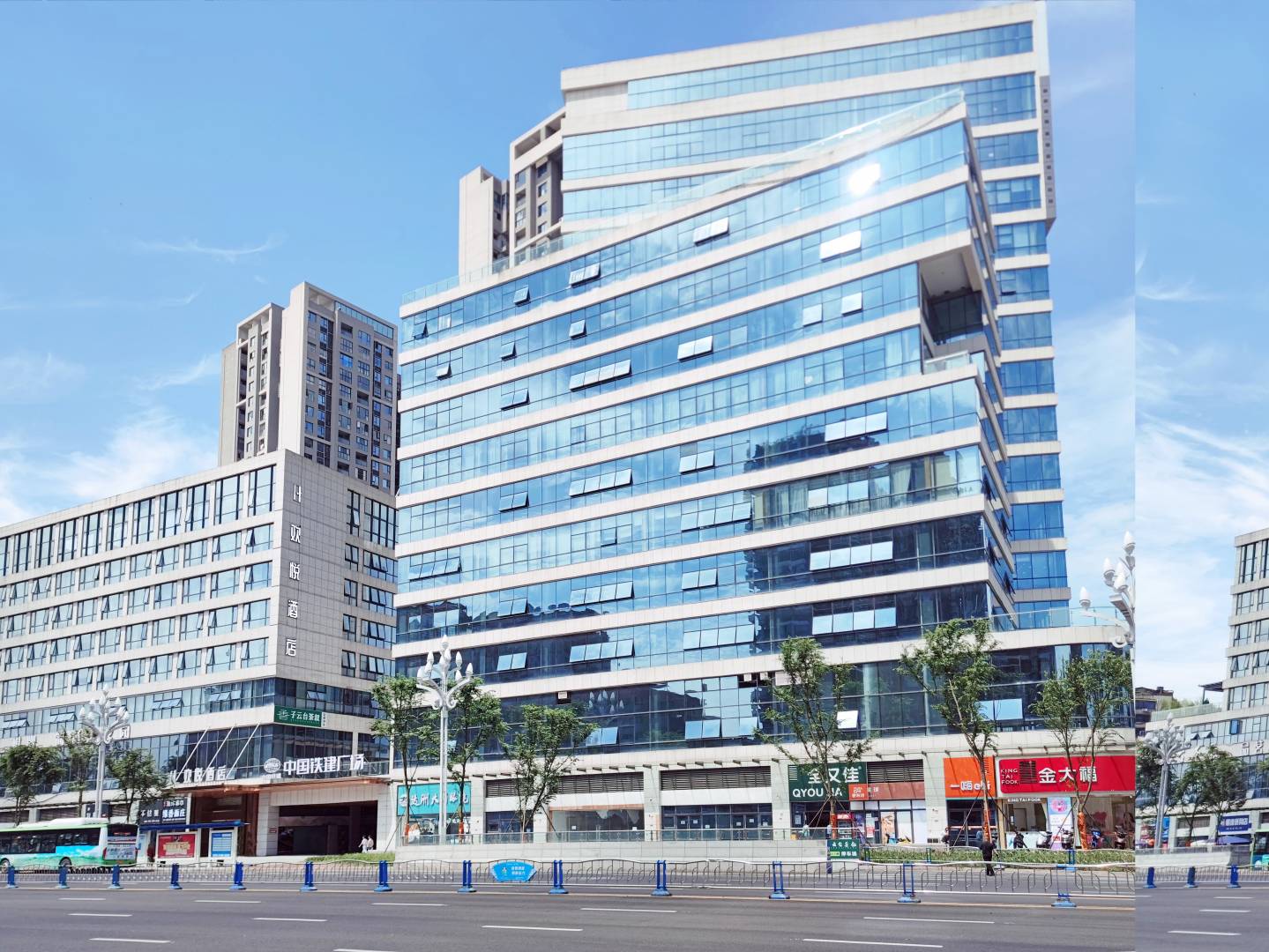 欢瑞酒店(达州火车站铁建广场店)