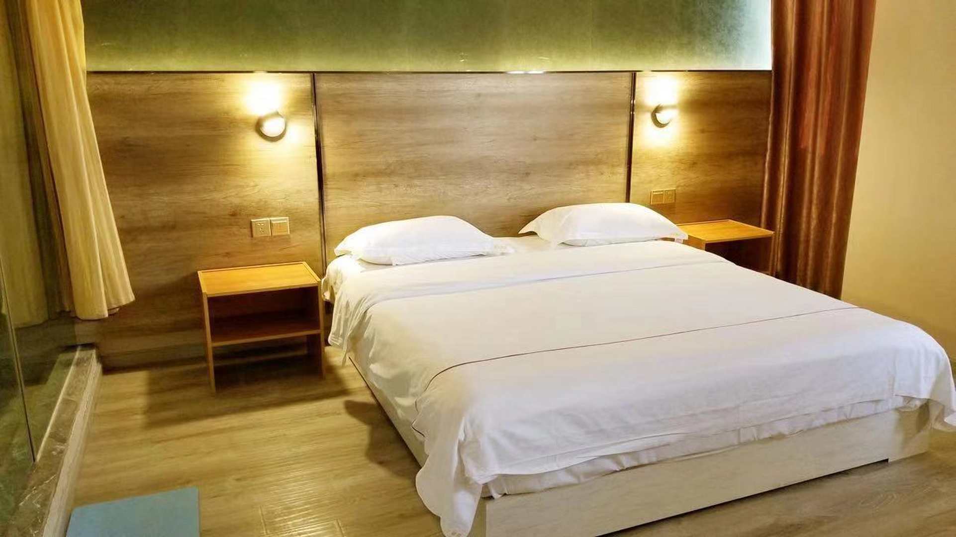 铂兰酒店(绵阳火车站店)