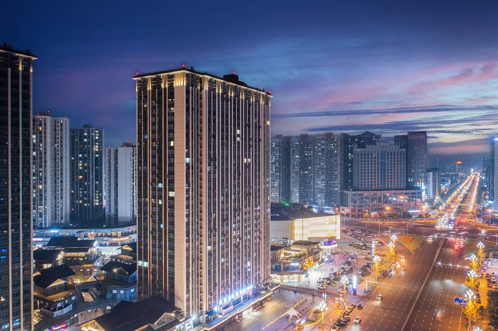 泥木·SKY CITY HOTEL(乐山高铁世豪广场店)