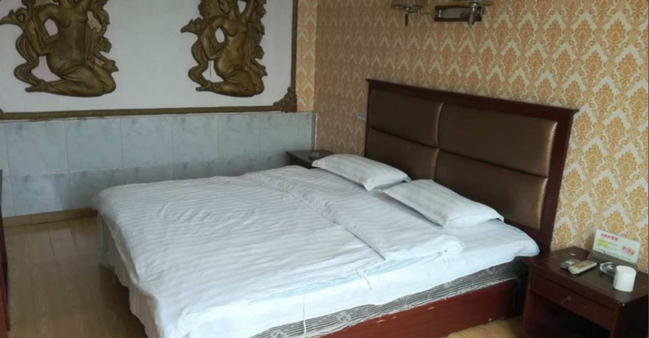 潜江龙居大饭店