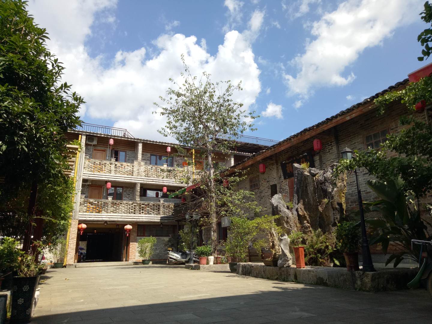 黄姚大院蒙文化主题酒店