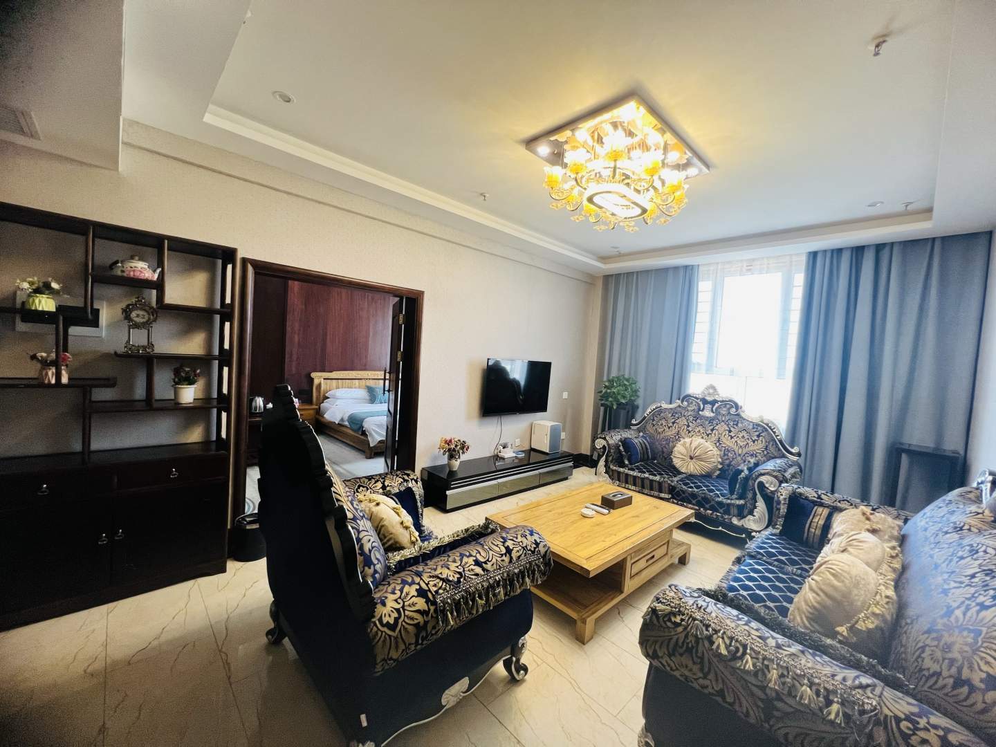 霍爾果斯鑫邊大酒店