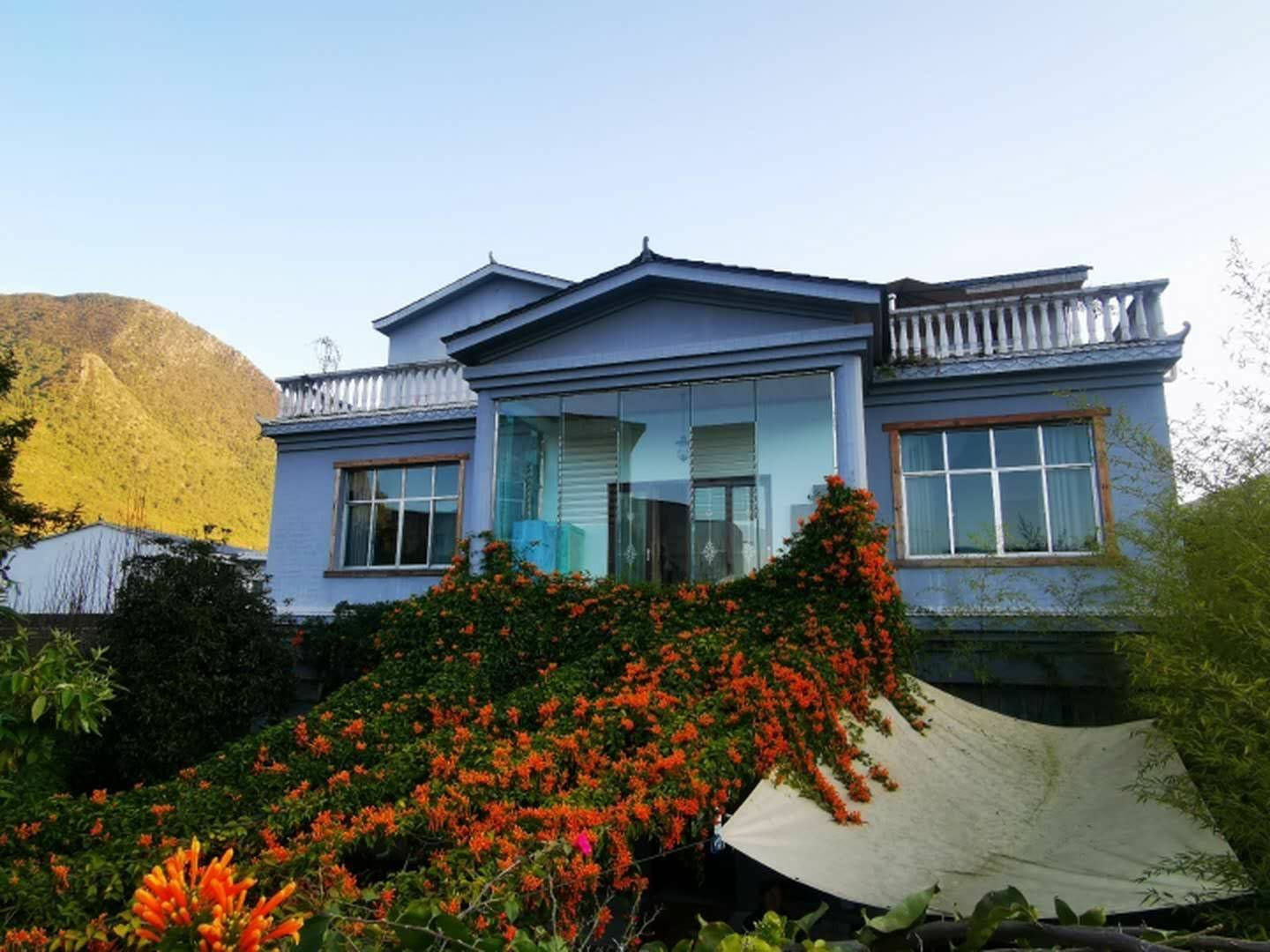兴义万峰林见山民宿