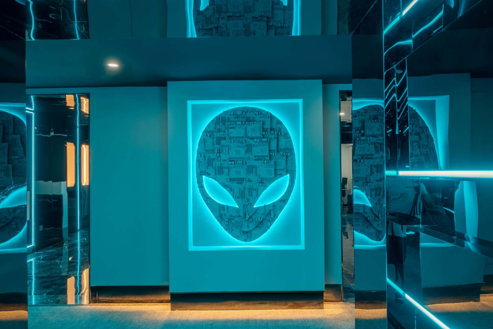 和光外星人电竞酒店ALIENSPACE(西昌邛海公园店)