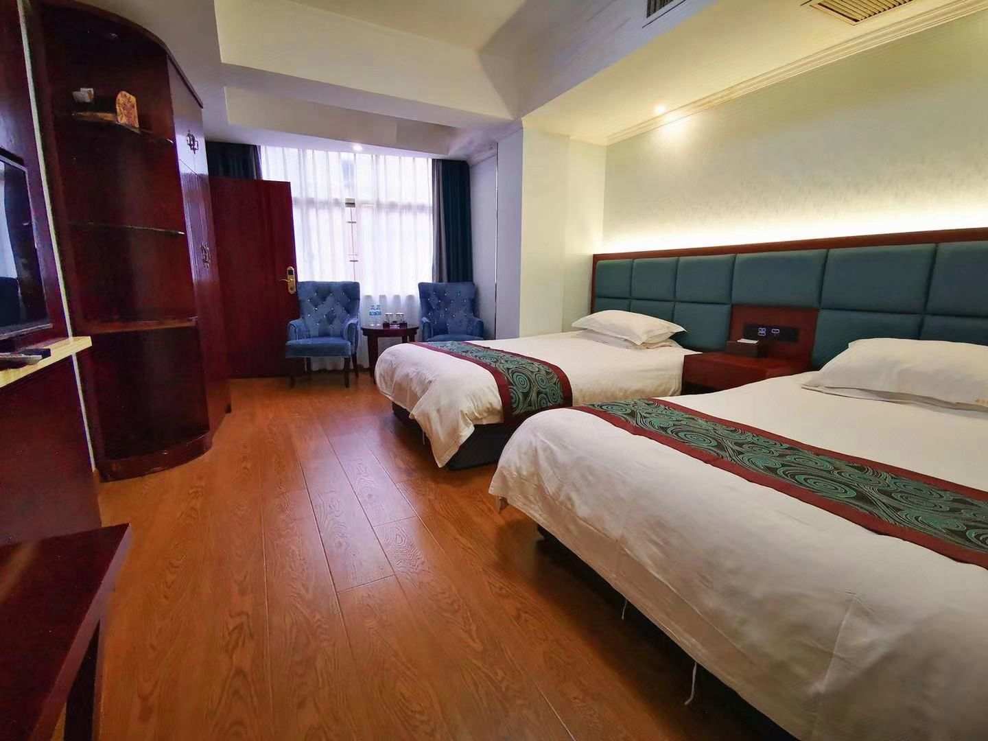 金泉假日酒店